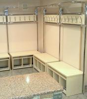 Вешало настенное для раздевалки с ячейками под обувь